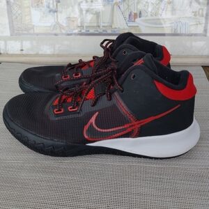 Nike Kyrie "FlyTrap 4" Black/University Red Basketball/Casual Sneakers. Size 8.5